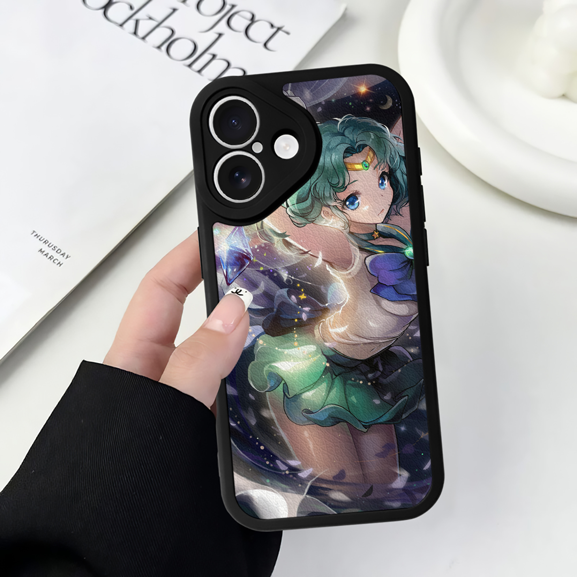（画像用） 美少女戦士セーラームーン Sailor Moon 【iPhone 16シリーズ対応】シリコンスマホケース（レザー調） 材質：シリコン
